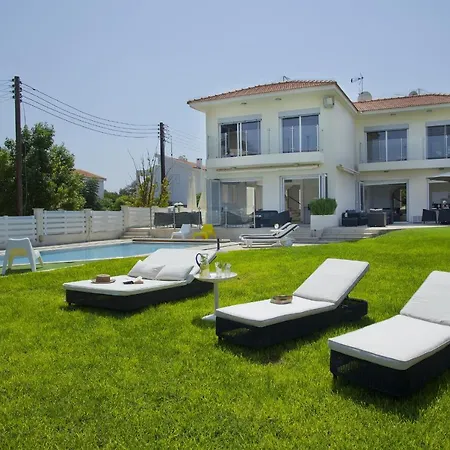 Kerri W Seafront * Πρωταράς