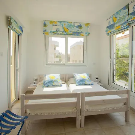 Kerri W Seafront Villa